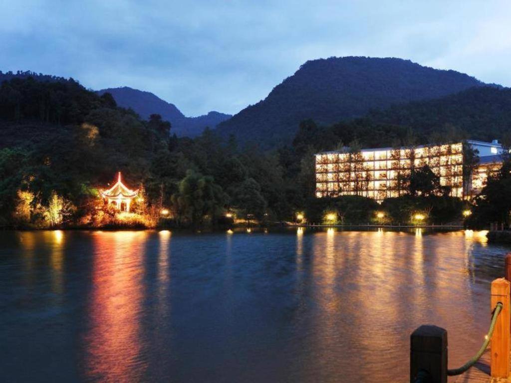 หงชู่ฉาน โฮเต็ล เมาท์ อี้เหมย Hotel เล่อซาน ภายนอก รูปภาพ