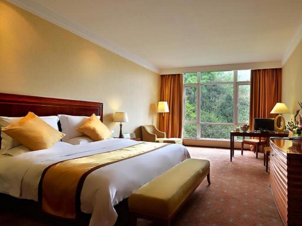 หงชู่ฉาน โฮเต็ล เมาท์ อี้เหมย Hotel เล่อซาน ภายนอก รูปภาพ